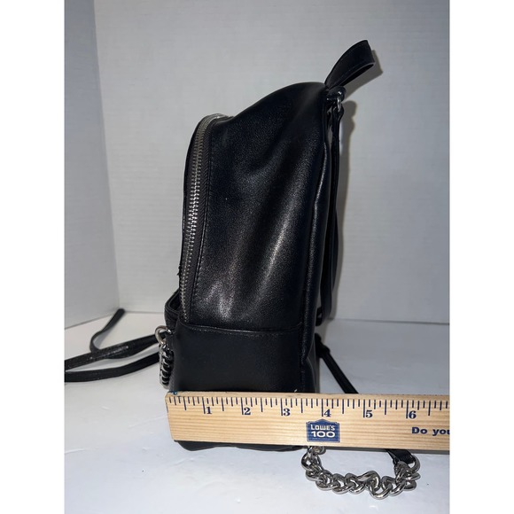 Sale !! VICTORIA'S SECRET
Mixed Chevron Small Backpack - Picture 11 of 13